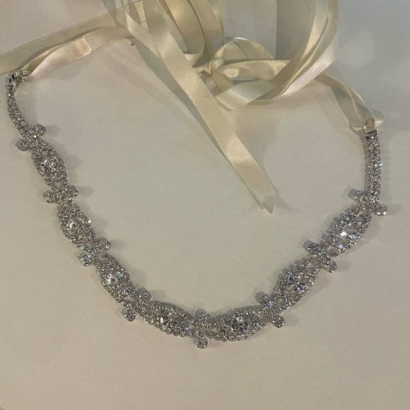 Crystal embellished ivory headband brand new - Picture 3 of 3